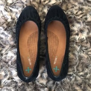 Black Baretrap flats